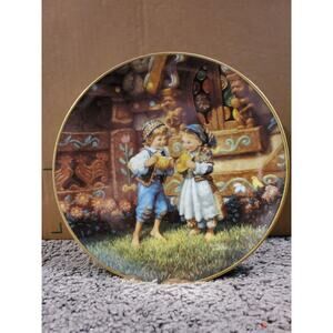 Knowles Collector Plate Vintage 1992 Hansel and Gretel 8.5" Classic Fairy Tales